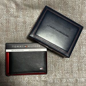 NWT Tommy Hilfiger wallet